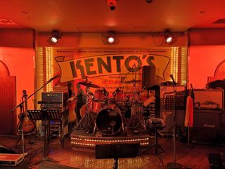 秋山ゆりか 1st写真集「あっきゃんべー」発売決定: アップフロントライフ